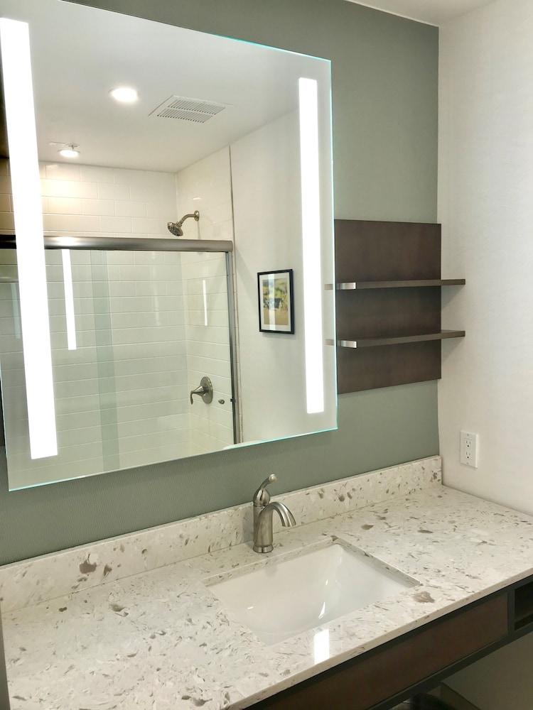 Hilton Garden Inn Davis Downtown المظهر الخارجي الصورة