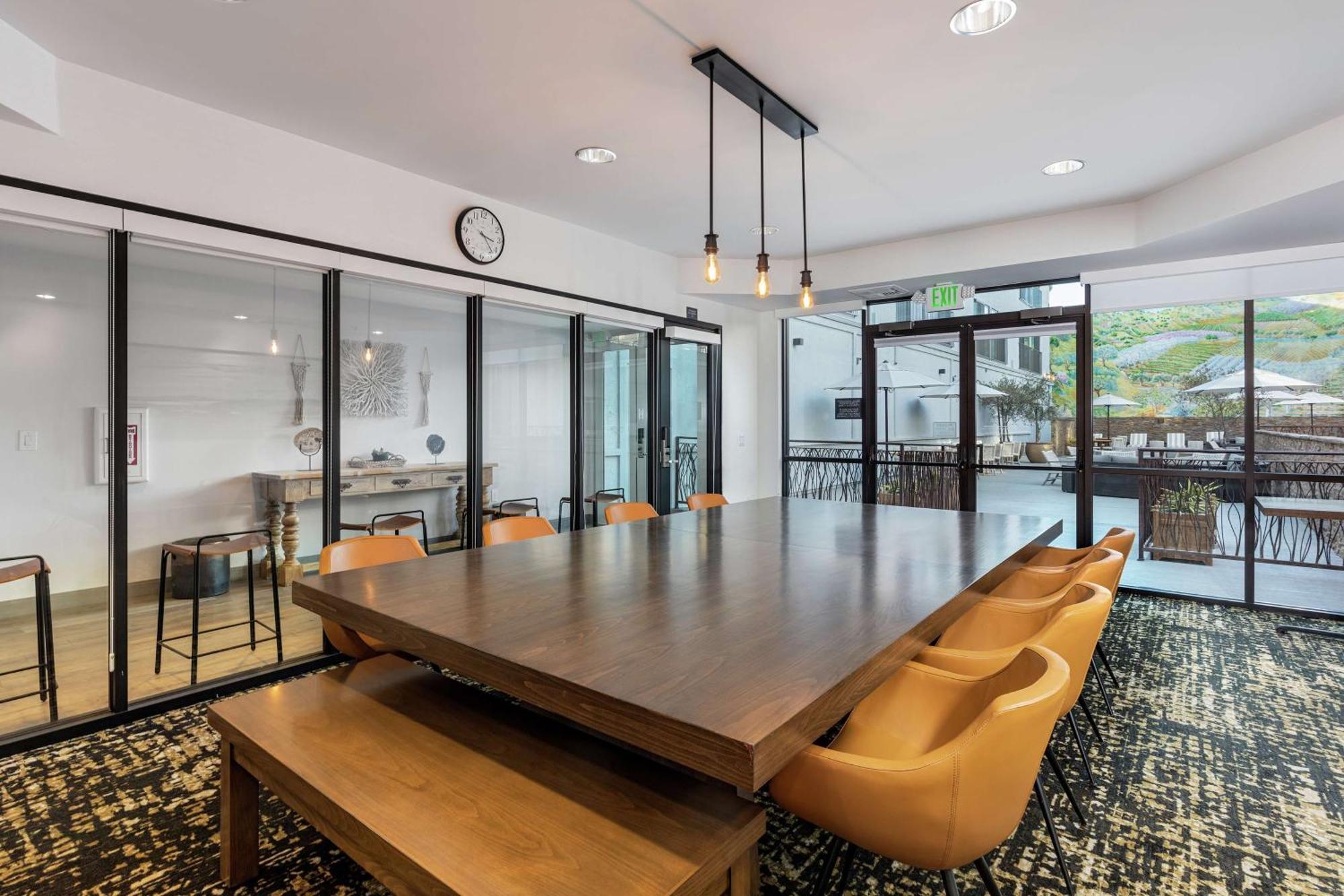 Hilton Garden Inn Davis Downtown المظهر الخارجي الصورة