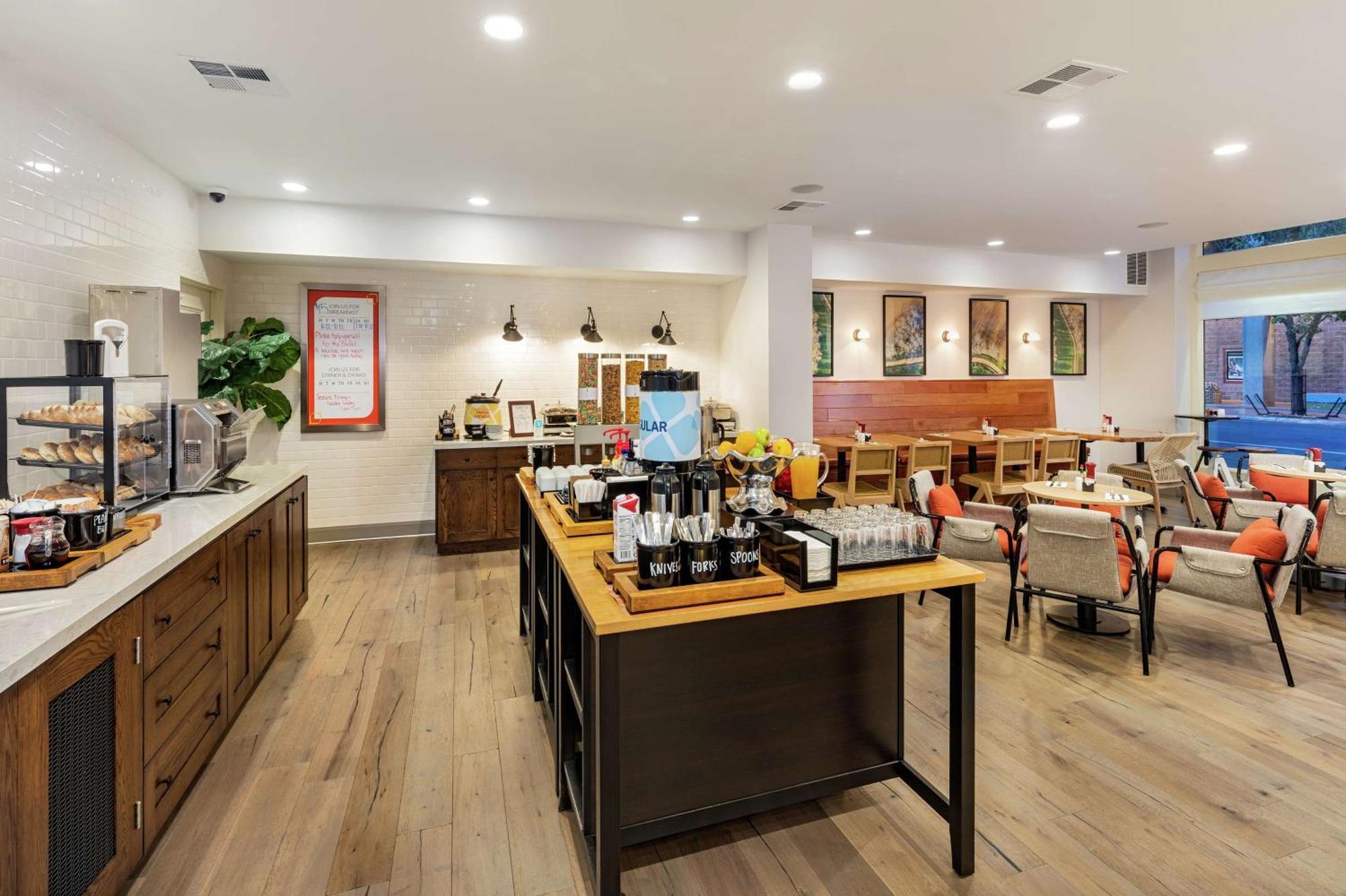 Hilton Garden Inn Davis Downtown المظهر الخارجي الصورة