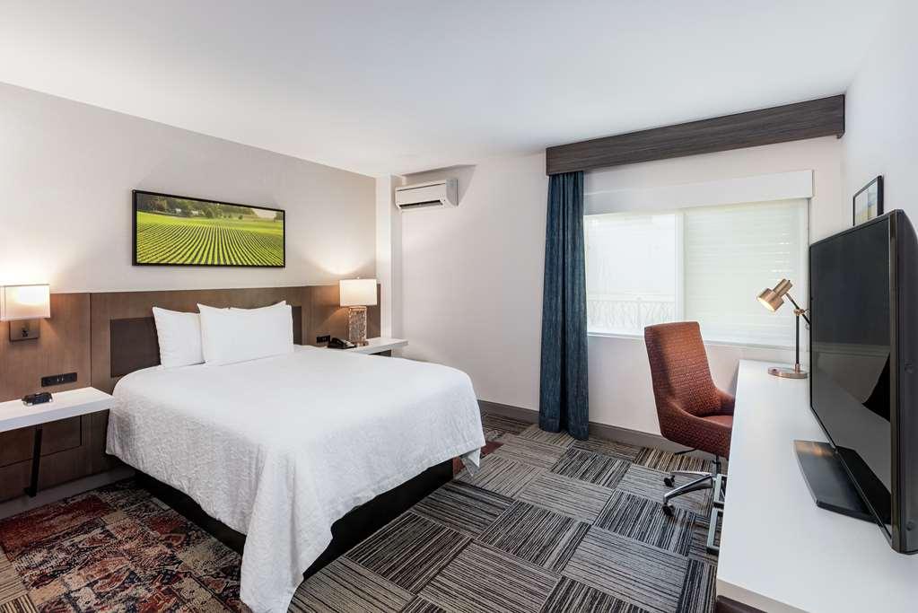 Hilton Garden Inn Davis Downtown الغرفة الصورة