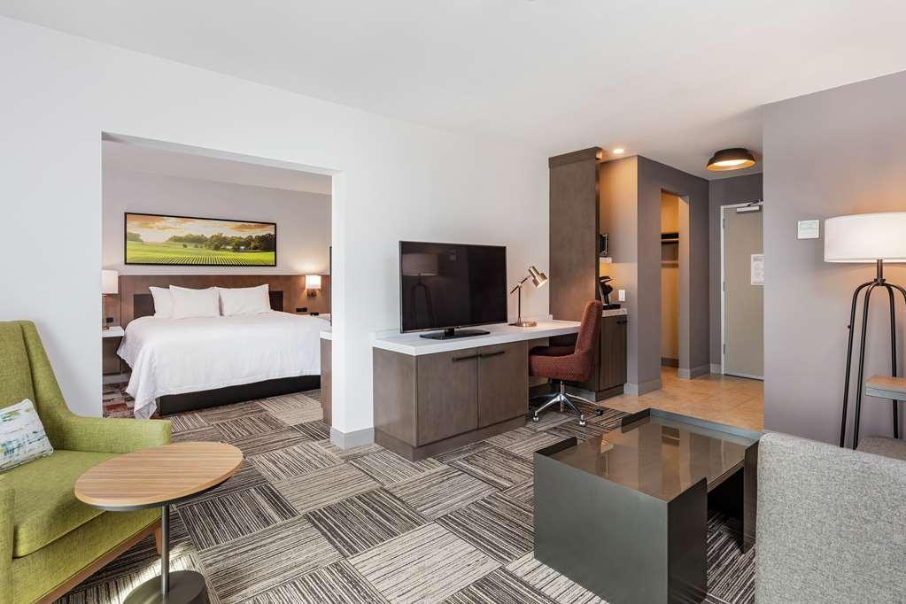 Hilton Garden Inn Davis Downtown الغرفة الصورة
